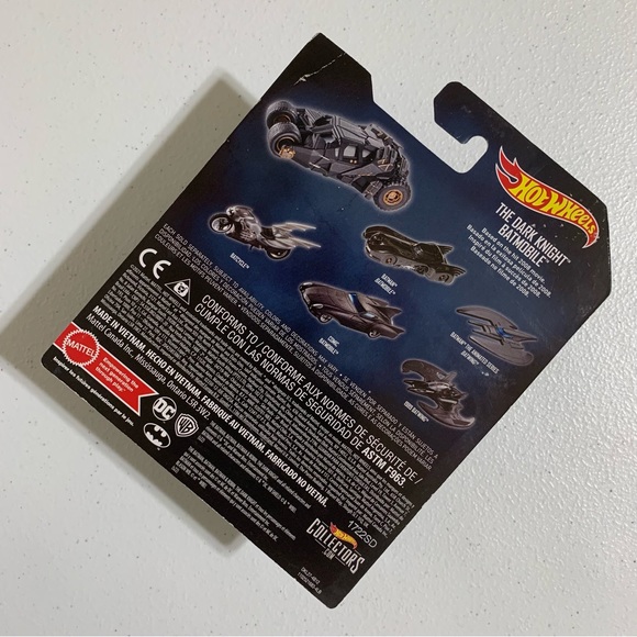 Hot Wheels x Batman: The Dark Knight Batmobile-NWT - Picture 4 of 9